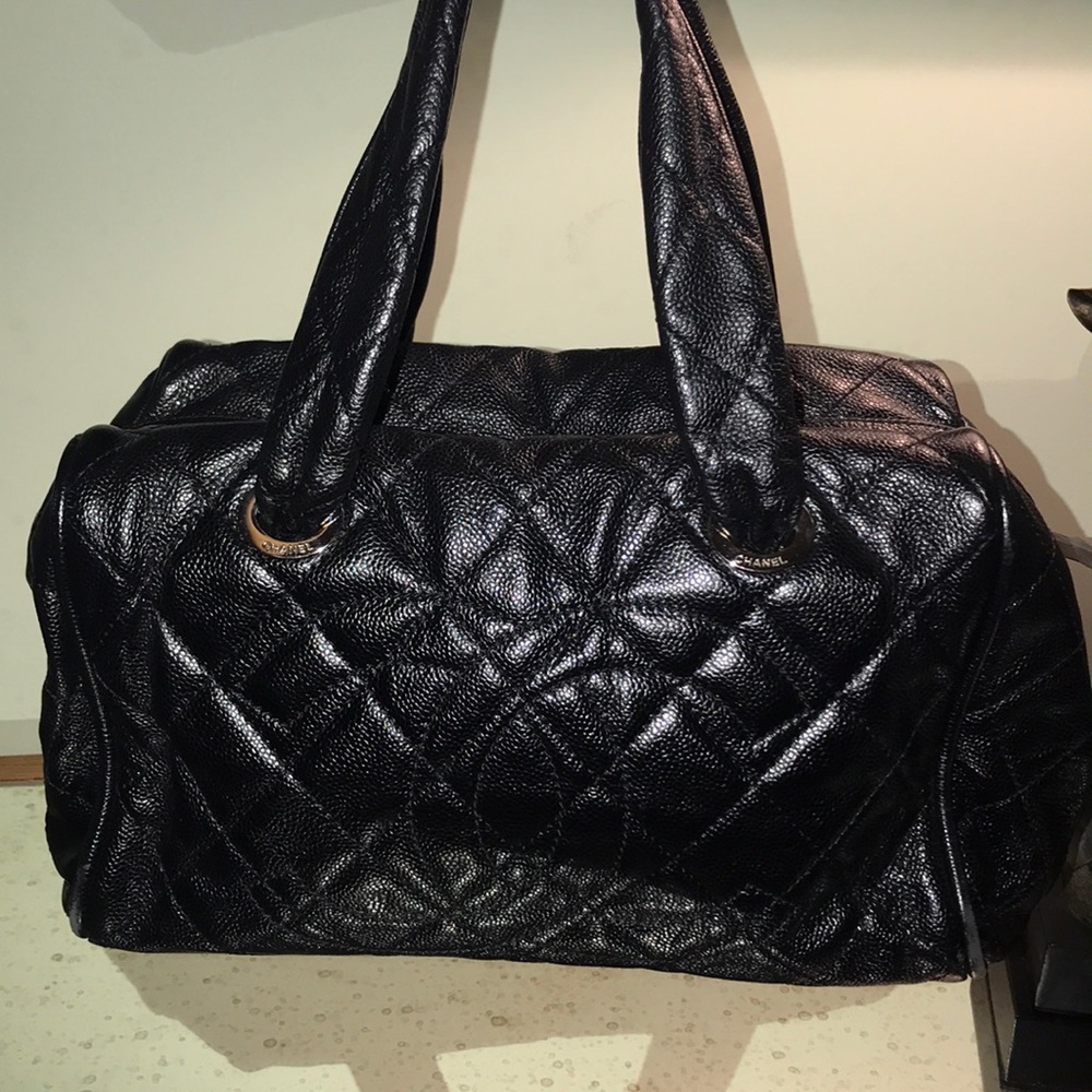 💰MARKDOWN: AUTH CHANEL Black Quilted Bowler Bag